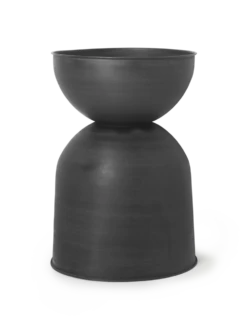 Ferm LIVING | Hourglass Pots - Various Sizes - Black / Dark Grey -Home Product Store 100131629 2 1566245095 750x 00e9bc97 9d80 4613 9194 e64c87708d46