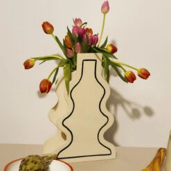 Ferm LIVING | Paste Vase - Curvy - Off White -Home Product Store Earl of East For The Table 0849