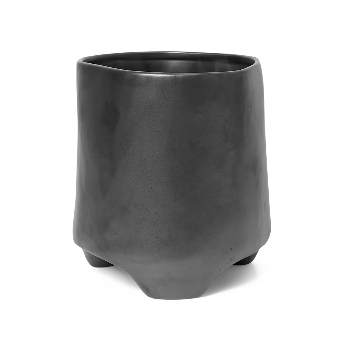 Ferm LIVING | Esca Plant Pot - Medium - Black 4 Ferm LIVING | Esca Plant Pot - Medium - Black - Image 2