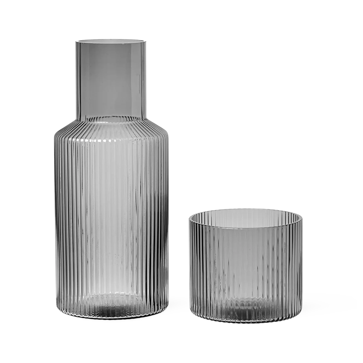 Ferm LIVING | Ripple Carafe Set - Small - Smoked Grey 3 Ferm LIVING | Ripple Carafe Set - Small - Smoked Grey