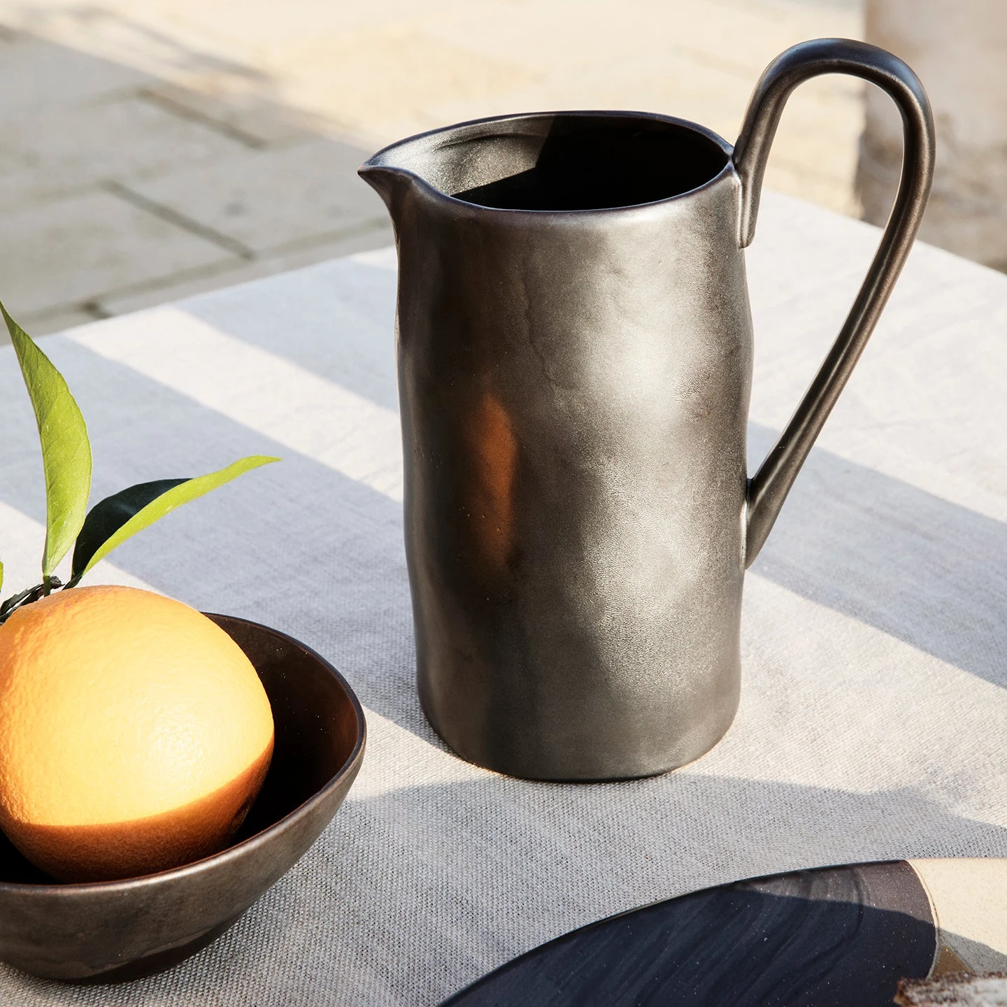 Ferm LIVING | Flow Jug - Black 4 Ferm LIVING | Flow Jug - Black - Image 2